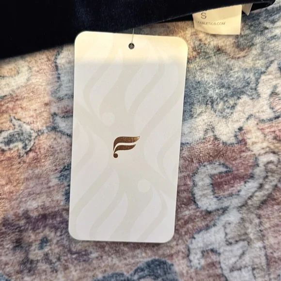 NWT - Picture 3 of 4